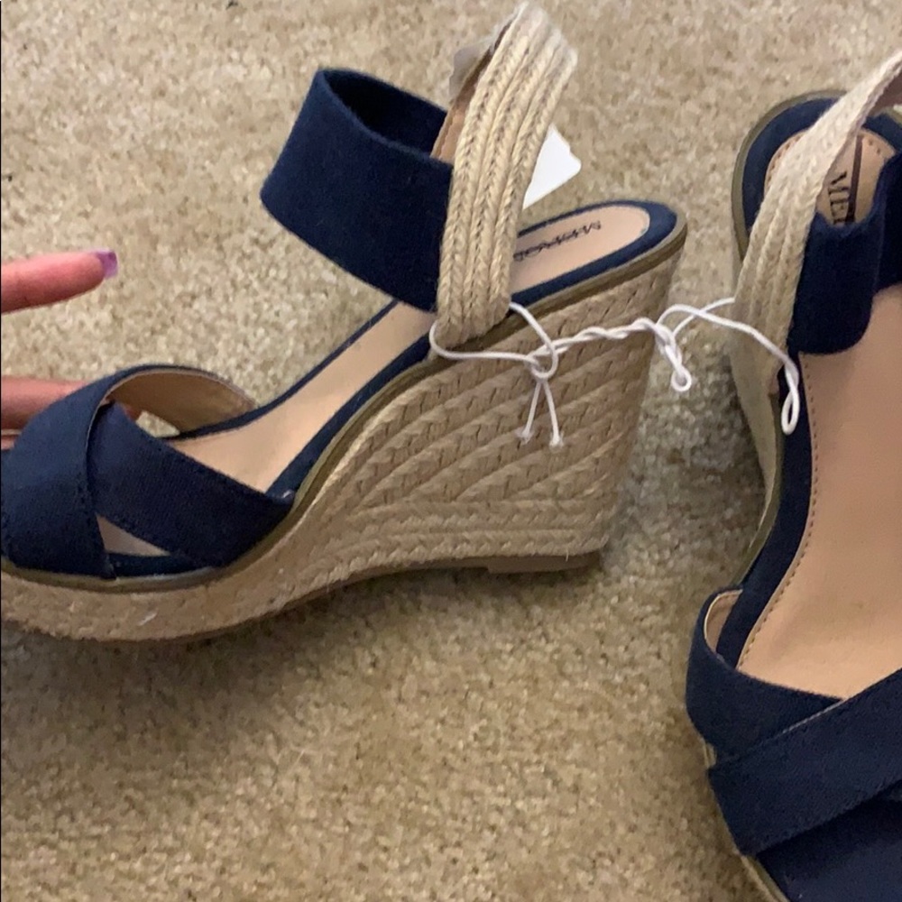 Blue wedges